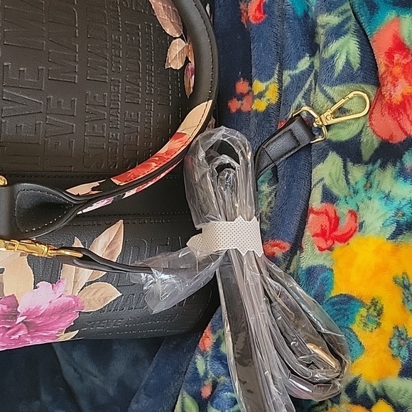 Steve Madden BLK Floral Brelli DR124790 Cross body-Handbag NWT! - Picture 10 of 16
